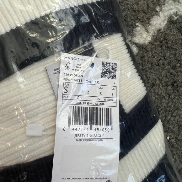 CONTRASTING V-NECK SWEATER - Picture 4 of 7